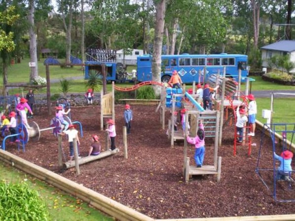 Zona de jocs infantil: a l'aire lliure
