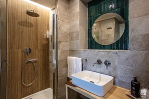 Shower, free toiletries, hair dryer, towels - Villaggio Baia d'Ercole (Ricadi)