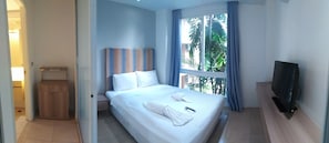 2 bedrooms, in-room safe, desk, blackout curtains - Atlantis Condo (Pattaya)