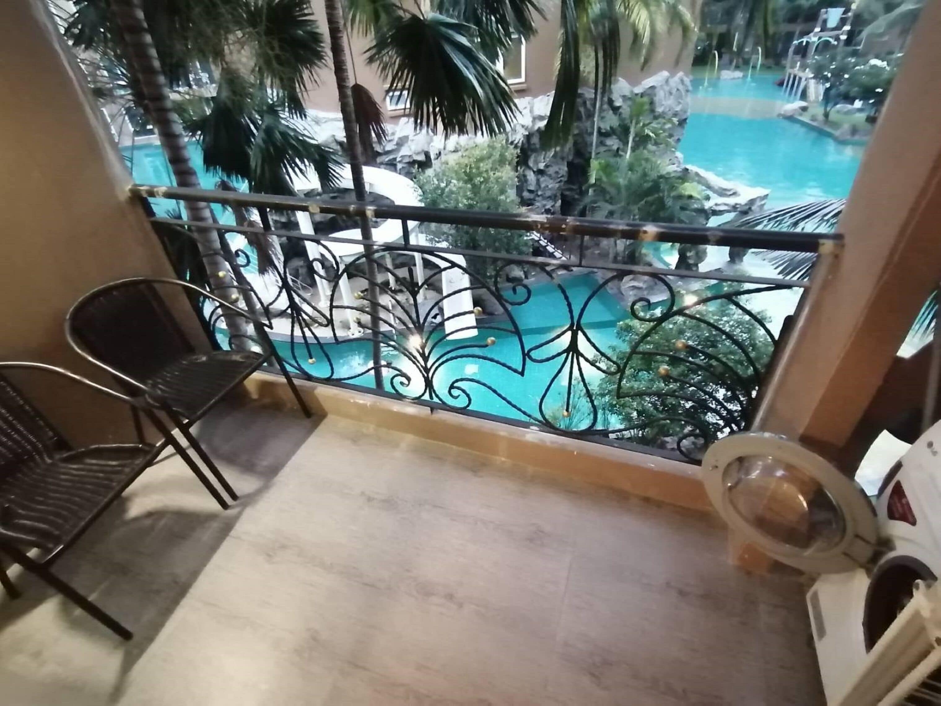 Family Suite, 2 Bedrooms, Non Smoking, Pool View | Balcony