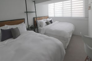 Phòng, 2 giường cỡ queen, có phòng tắm riêng (Private) | Truy cập Internet không dây miễn phí, bộ trải giường 
