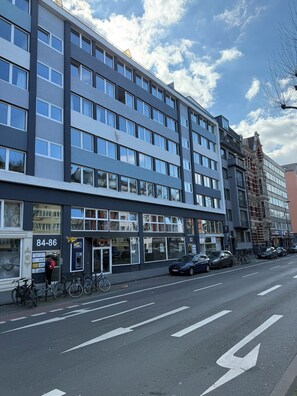 Front of property - Hotel Garni Emir (Cologne)