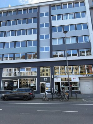 Exterior - Hotel Garni Emir (Cologne)