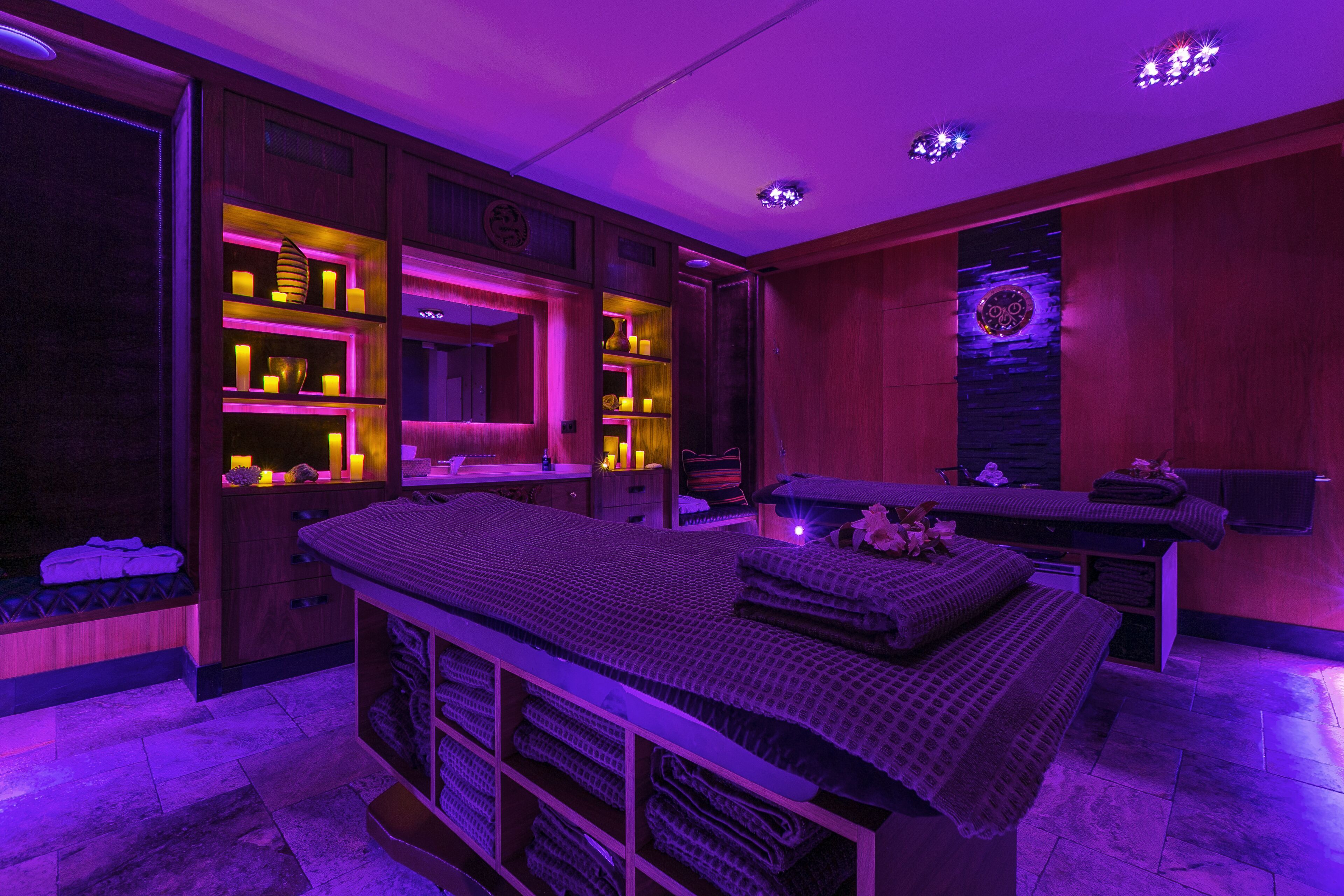 couples treatment room(s), body treatments, hot stone massages