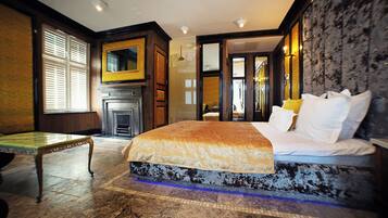 Deluxe Double Room with Whirlpool Bath