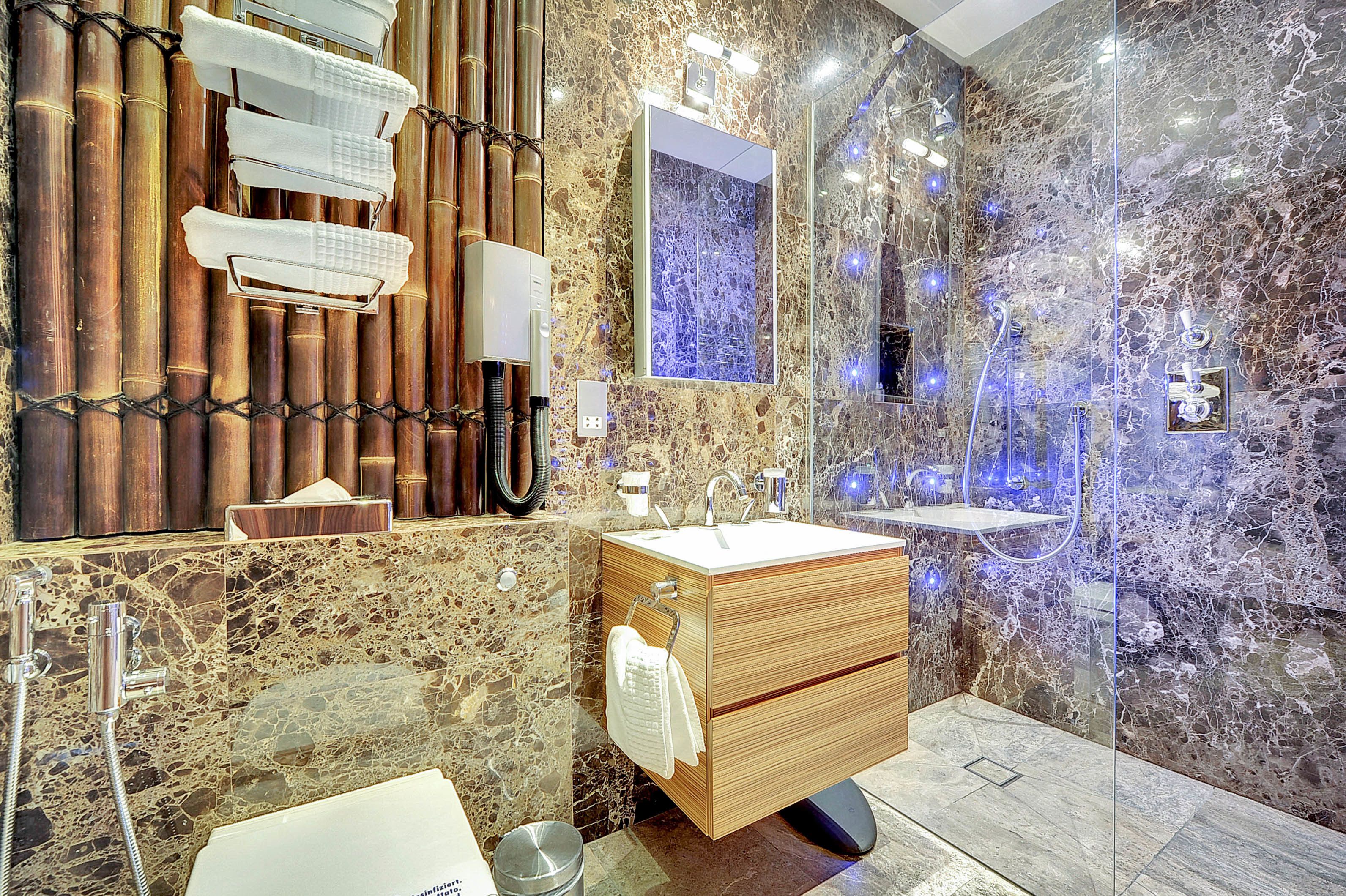 superior double room | bathroom | hair dryer, bathrobes, slippers, towels