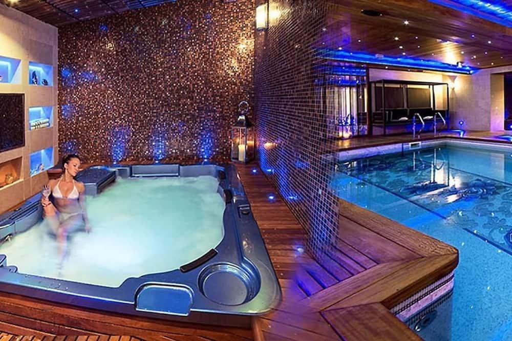 Mala Anglia Deluxe Rooms & SPA