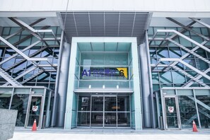 Property entrance - We Come Hostel (Taipei)