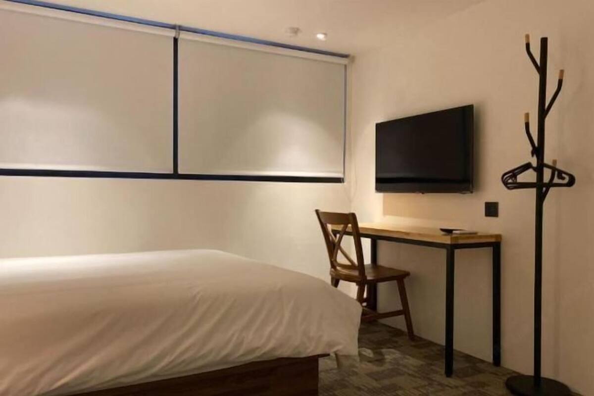 Kalis bunyi, Wi-fi percuma, cadar katil