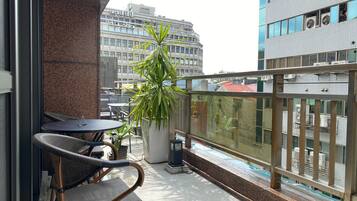 Superior Shared Dormitory, Mixed Dorm, Shared Bathroom (8 bed ) | Terrace/patio