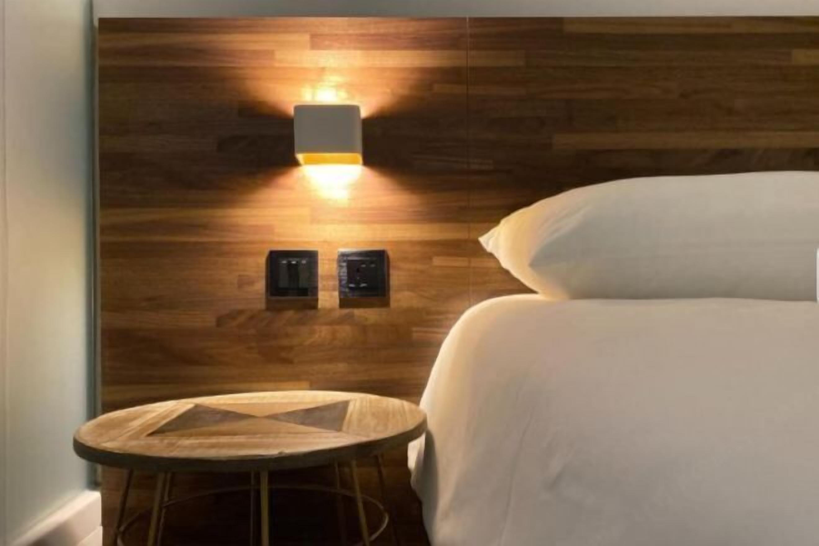 방음 설비, 무료 WiFi, 침대 시트