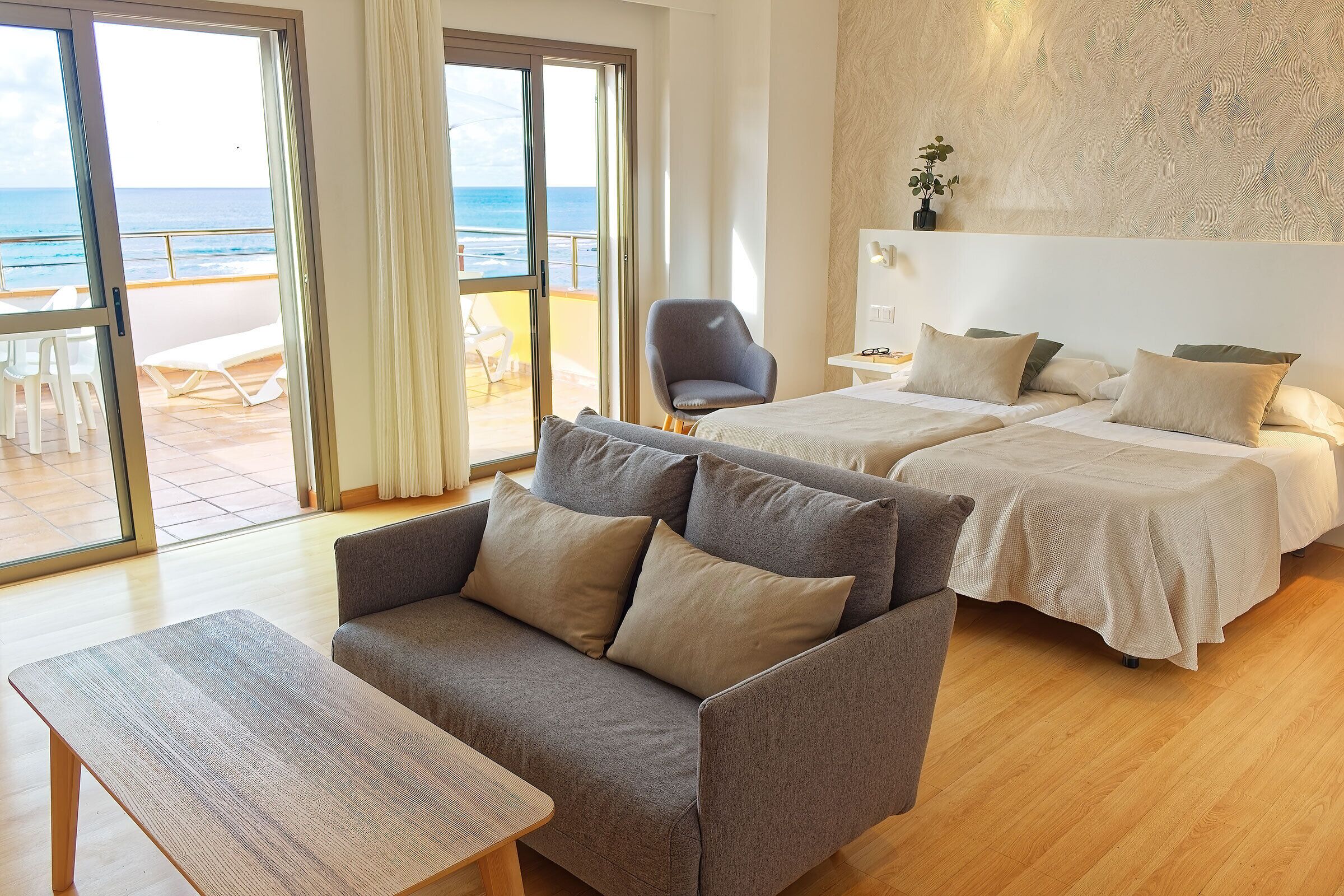 Sviitti, terassi, valtamerinäköala | Oleskelualue | Taulutelevisio