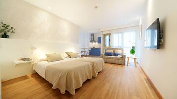 Apartment, 1 Bedroom, Partial Sea View | 1 bedroom, free cribs/infant beds, rollaway beds, free WiFi