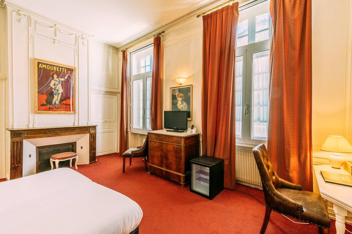 comfort double room, 1 double bed | in-room safe, soundproofing, iron/ironing board, free wifi