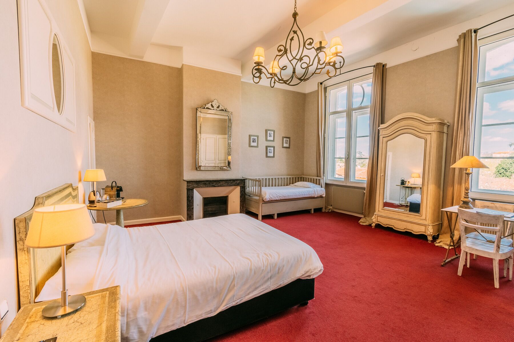 deluxe double room | in-room safe, soundproofing, iron/ironing board, free wifi