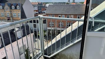 Single Room, Balcony, City View (bed of 1x90 cm) | Terrace/patio