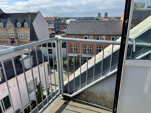 Single Room, Balcony, City View | Terrace/patio