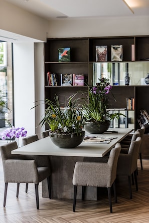 Library - OZO Hotels Arena Amsterdam (Amsterdam)