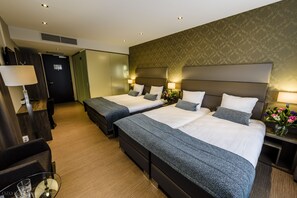 Vierbettzimmer | Bettwäsche aus ägyptischer Baumwolle, hochwertige Bettwaren, Minibar