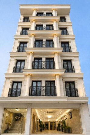 Front of property - Golden Rain Hotel Old City (Istanbul)
