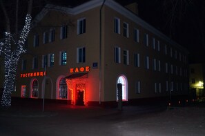 Façade de l’hébergement - soirée/nuit