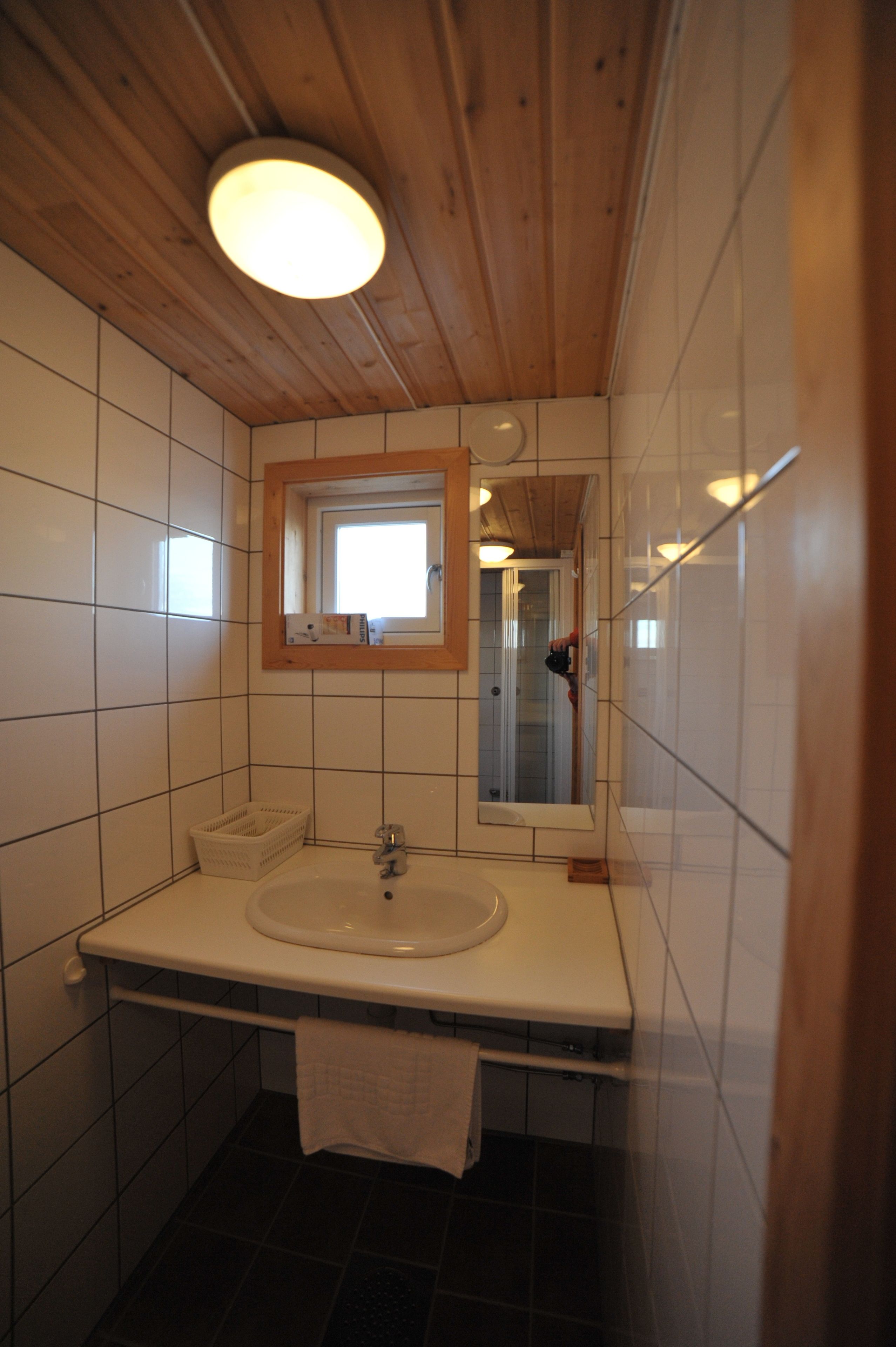 2-bedroom comfort rorbu cabin | bathroom | shower, hair dryer, towels