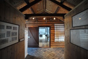 2 soverom Deluxe rorbu med sjøutsikt | Sengetøy av topp kvalitet og sengetøy