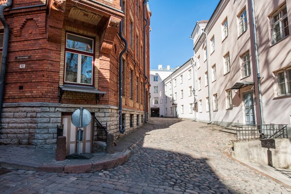 Old Town Lumierre Apartment | Blick auf die Straße