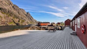 Traditional Cabin, sleeping loft with ladder | Terrace/patio