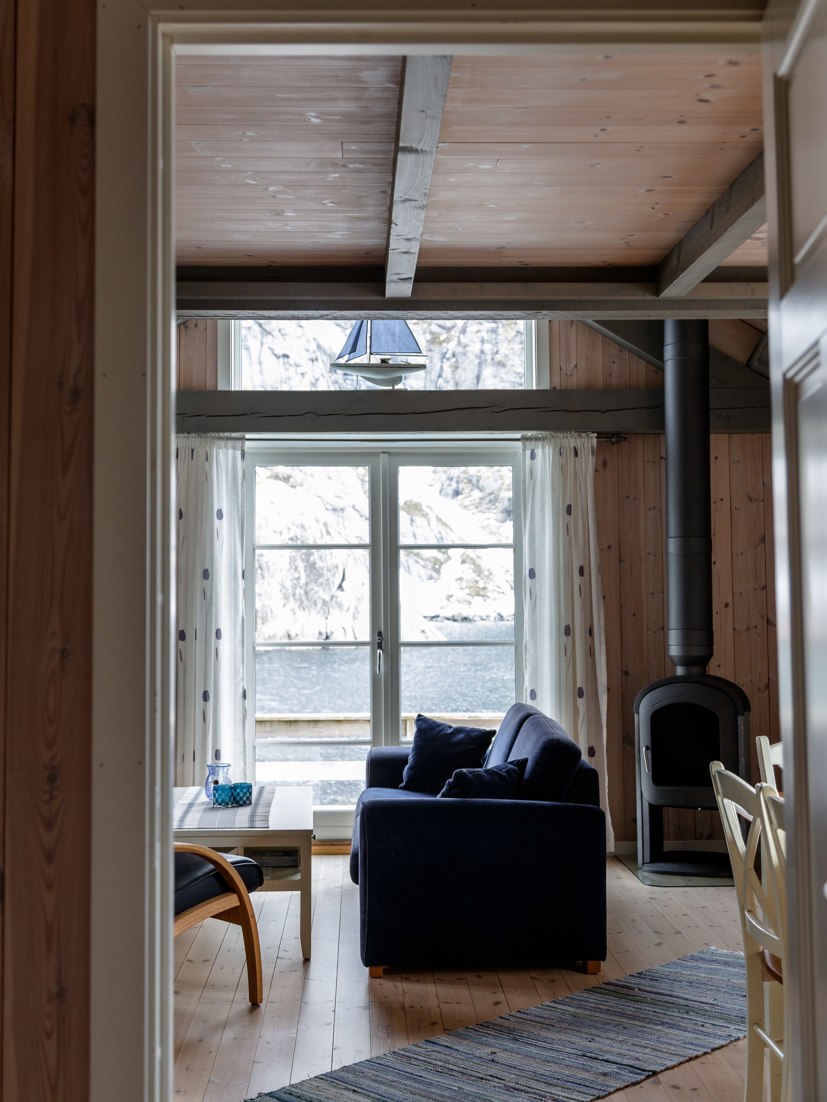 superior cabin, 2 bedrooms, kitchen, oceanfront | living area