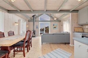 Superior huisje, 2 slaapkamers, keuken, aan zee | Individueel gedecoreerd, individueel gemeubileerd, beddengoed