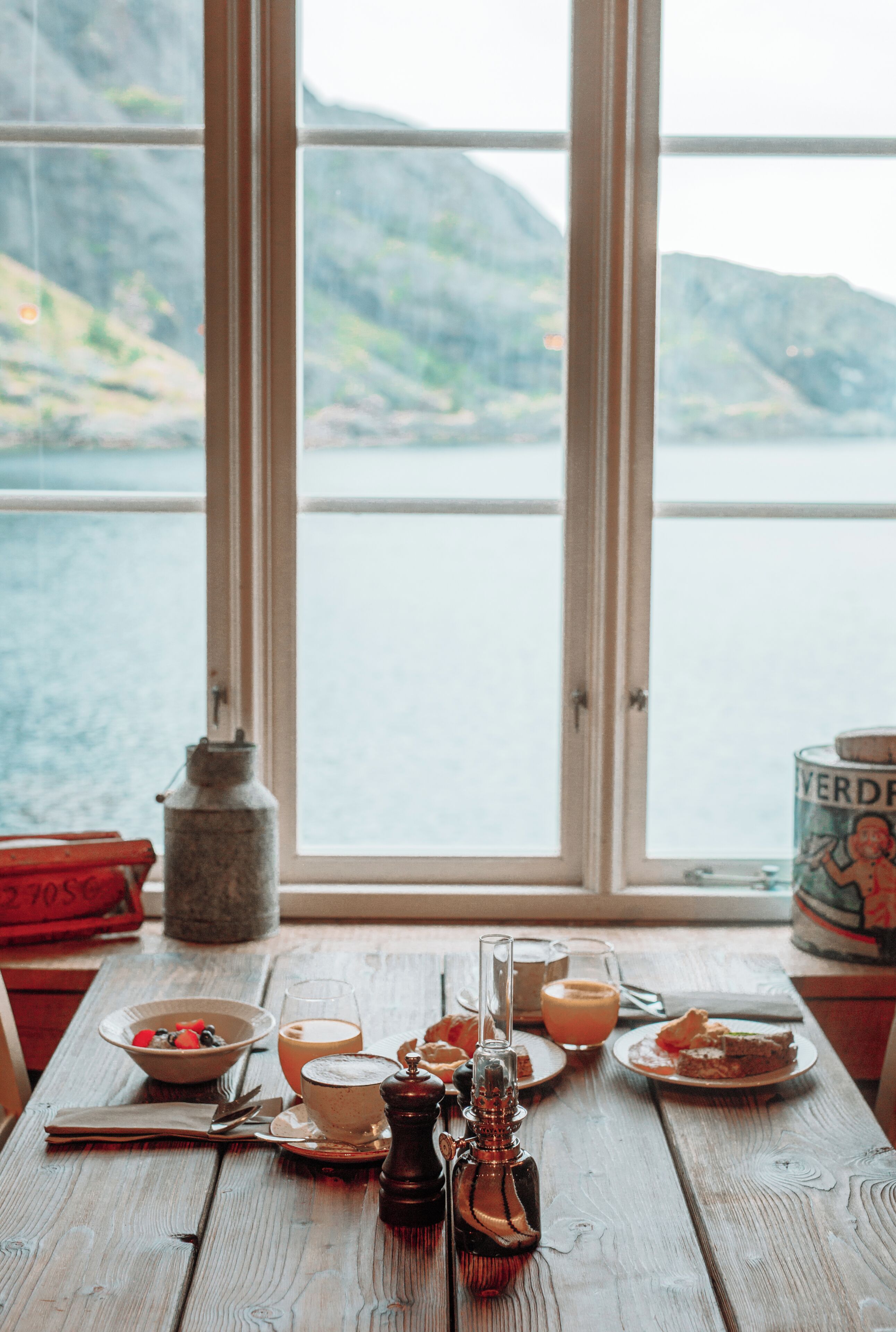 Daily buffet breakfast (NOK 295 per person)