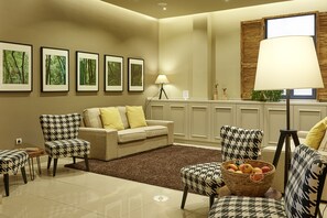 Quầy tiếp tân