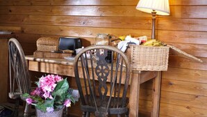 Double Room, Ensuite | Miscellaneous - The Lodge on the Marsh (Sandown)
