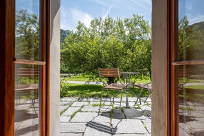 Habitación doble superior, balcón, vista a la montaña | Terraza o patio