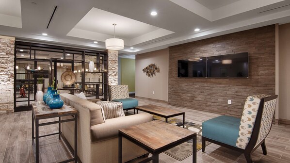 Lobby - Best Western Plus College Station Inn & Suites (College Station)