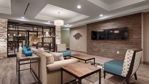 Best Western Plus College Station Inn & Suites