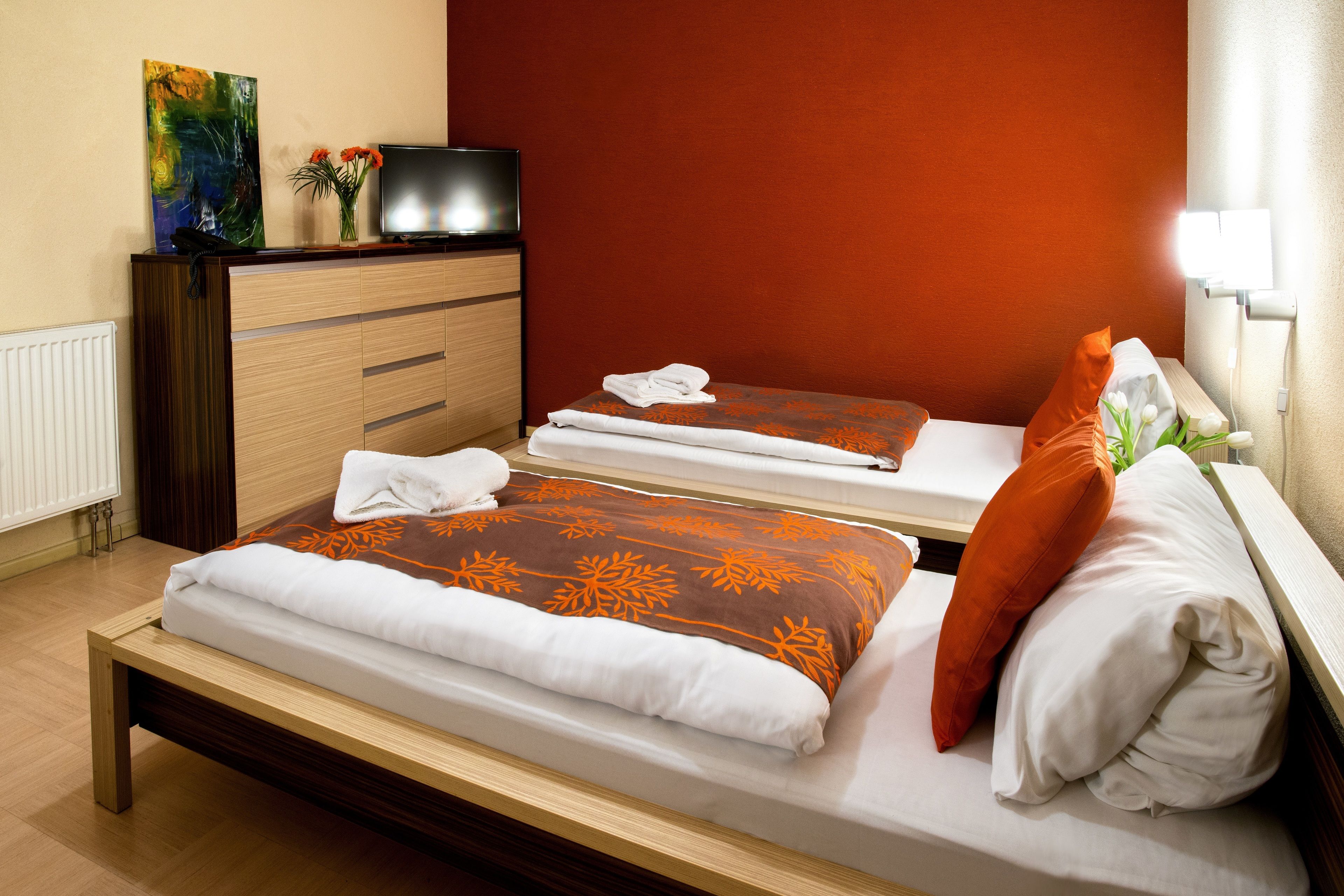 standard double or twin room | 1 bedroom, desk, blackout curtains, iron/ironing board