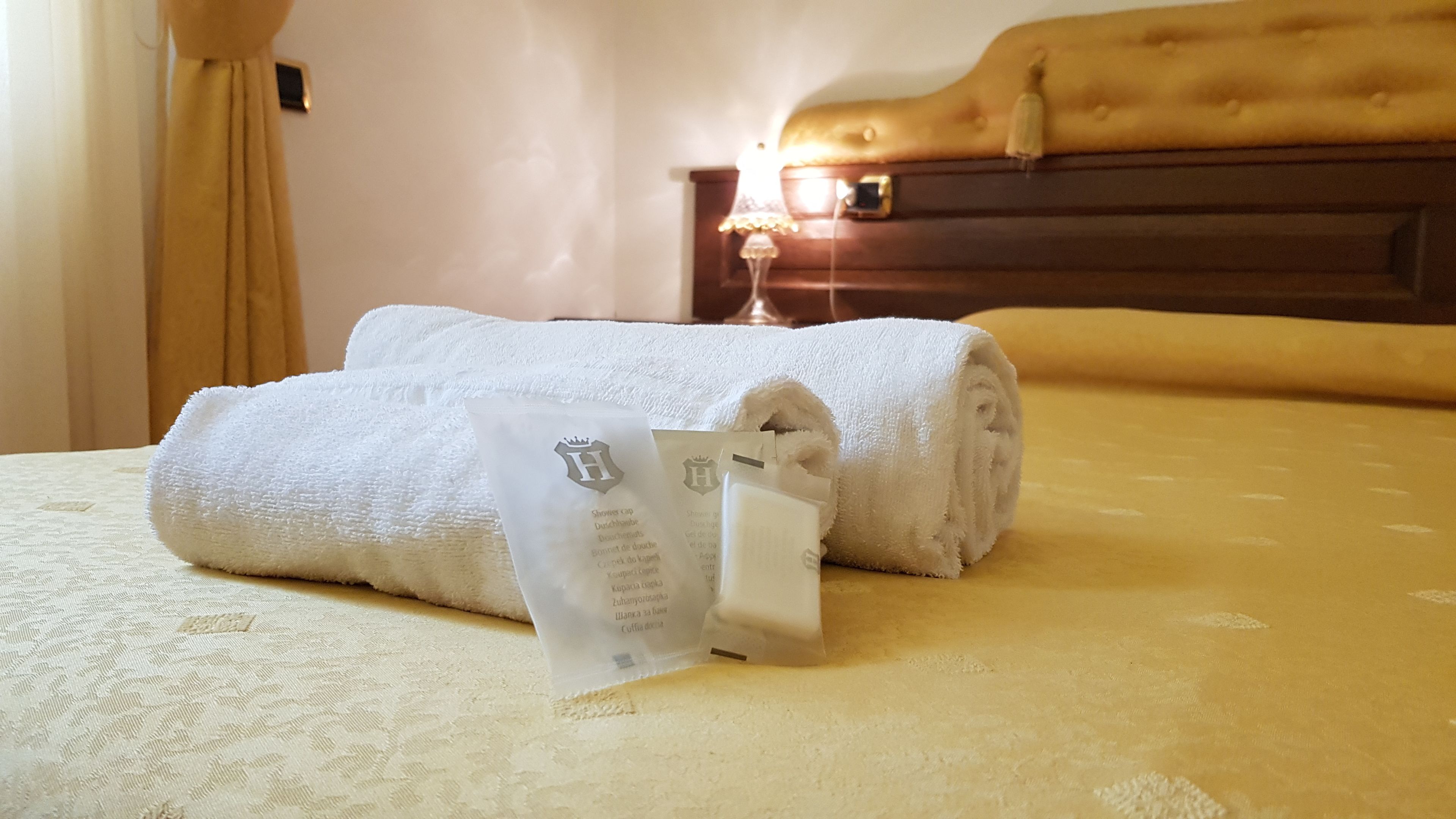 standard double or twin room | minibar, desk, laptop workspace, blackout curtains