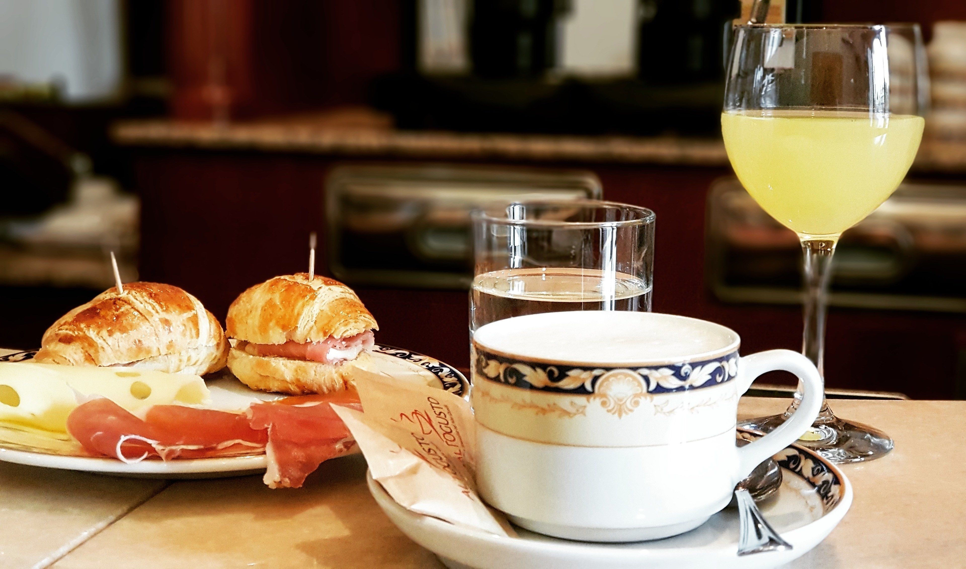 free daily continental breakfast