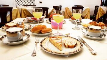 Free daily continental breakfast
