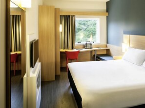 Standard Room, 1 Double Bed | Minibar, free WiFi, bed sheets - Ibis Juiz De Fora (Juiz de Fora)