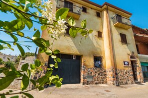 숙박 시설 정면