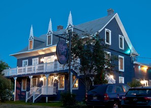 Fasade – kveld/natt