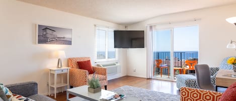 Deluxe Apartment, 2 Bedrooms, Ocean View | Premium bedding, individually decorated, individually furnished