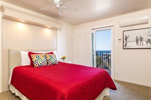 Premium bedding, individually decorated, individually furnished - Sea View Inn at the Beach (Manhattan Beach)