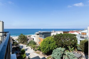 Luxury Suite, Ocean View | Balcony view