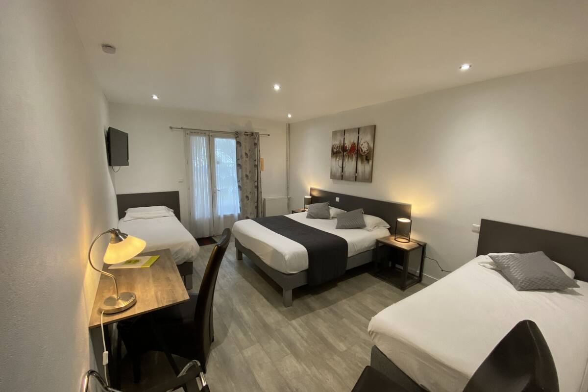 in-room safe, desk, soundproofing, iron/ironing board