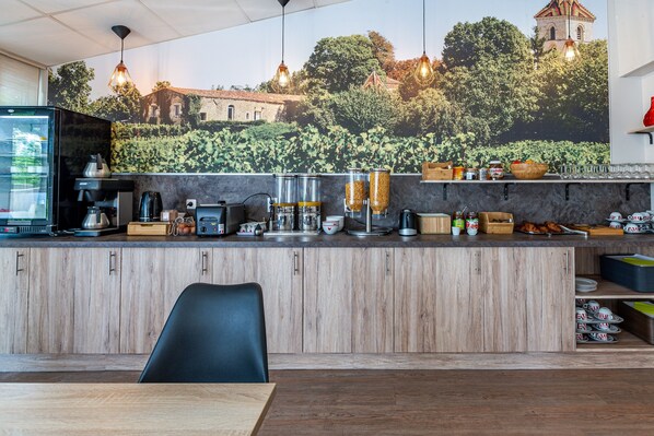 Breakfast, lunch, dinner served; local cuisine