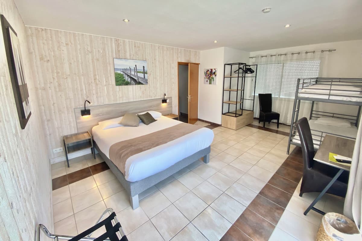 In-room safe, desk, soundproofing, iron/ironing board